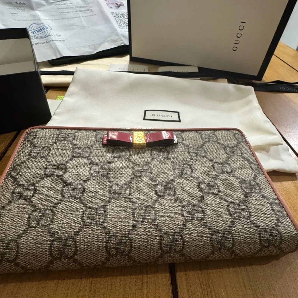 Gucci 🎀 Wallet with Iconic Monogram with dust bag & box coa - Picture 4 of 9